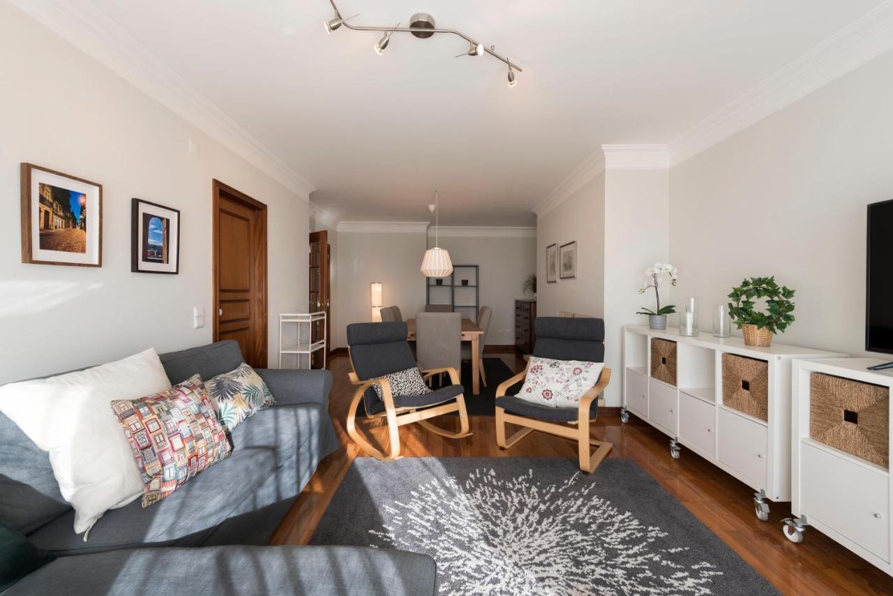 Lovelystay - Charming 3Br Flat W/ Free Parking In Devesas Βίλα Νόβα ντε Γκάια Εξωτερικό φωτογραφία