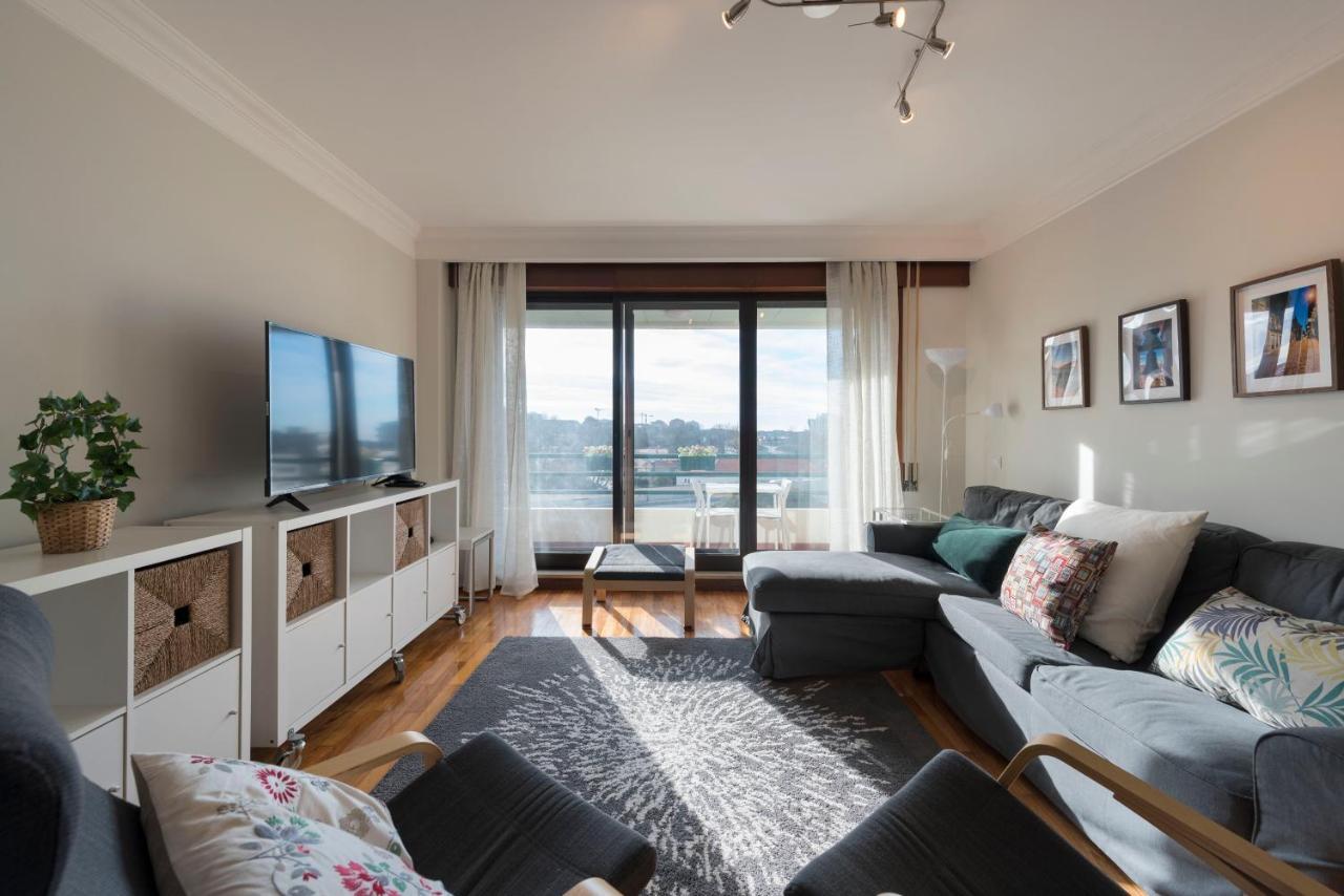 Lovelystay - Charming 3Br Flat W/ Free Parking In Devesas Βίλα Νόβα ντε Γκάια Εξωτερικό φωτογραφία