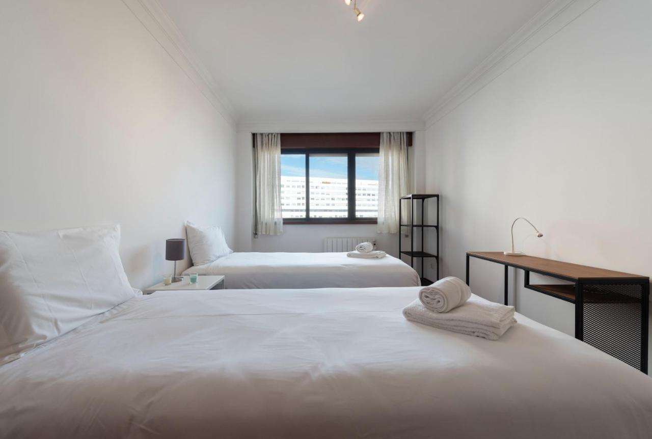 Lovelystay - Charming 3Br Flat W/ Free Parking In Devesas Βίλα Νόβα ντε Γκάια Εξωτερικό φωτογραφία