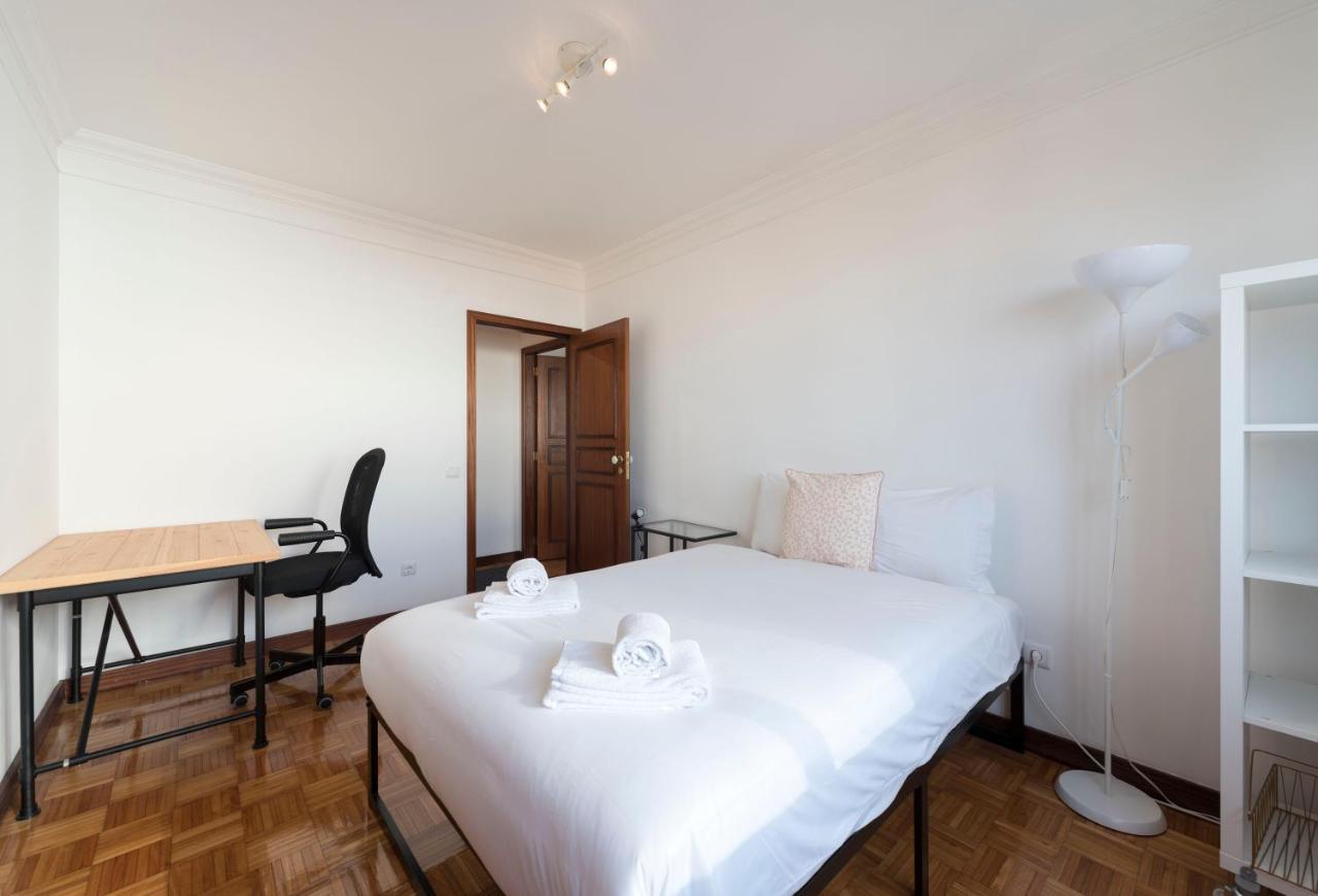 Lovelystay - Charming 3Br Flat W/ Free Parking In Devesas Βίλα Νόβα ντε Γκάια Εξωτερικό φωτογραφία